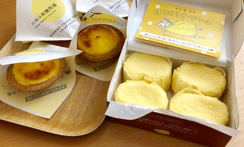 Hokkaido Takahashi Dairy Farm cheese tart and half-baked cheesecake gift box